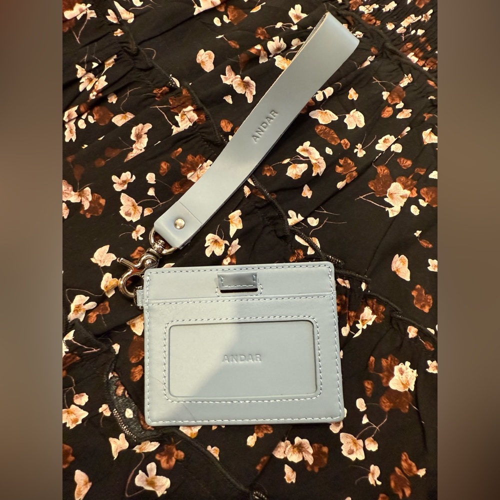 Andar Gray Card Holder with Wrist Strap